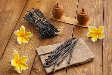 happy-african-american-man-smile-urban-background-positive-emotion-joyful-young-black-male-selective-focus-outdoors-happiness-concept (1) 1 (2)